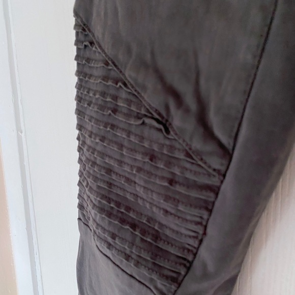 ✨SALE✨ AEO Super Stretch Jeans - Picture 3 of 7